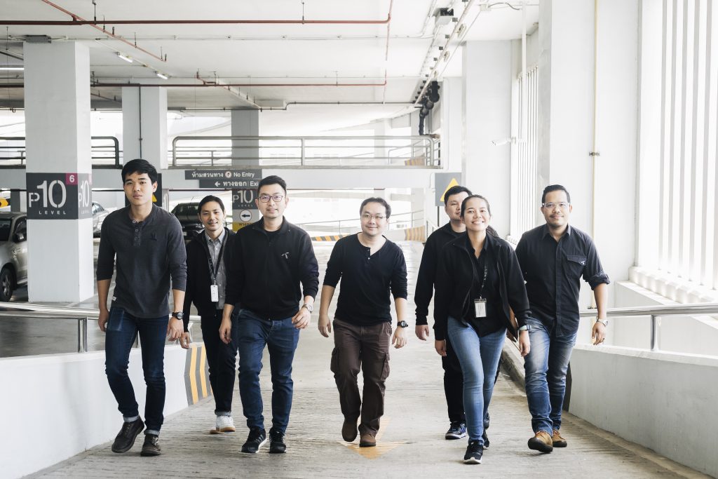 ทีมผู้อยู่เบื้องหลังสัญญาณคุณภาพรอบสนามหลวง ที่แม้แต่คนหลักแสน สัญญาณดีแทคก็ยังลื่น ไม่มีสะดุด