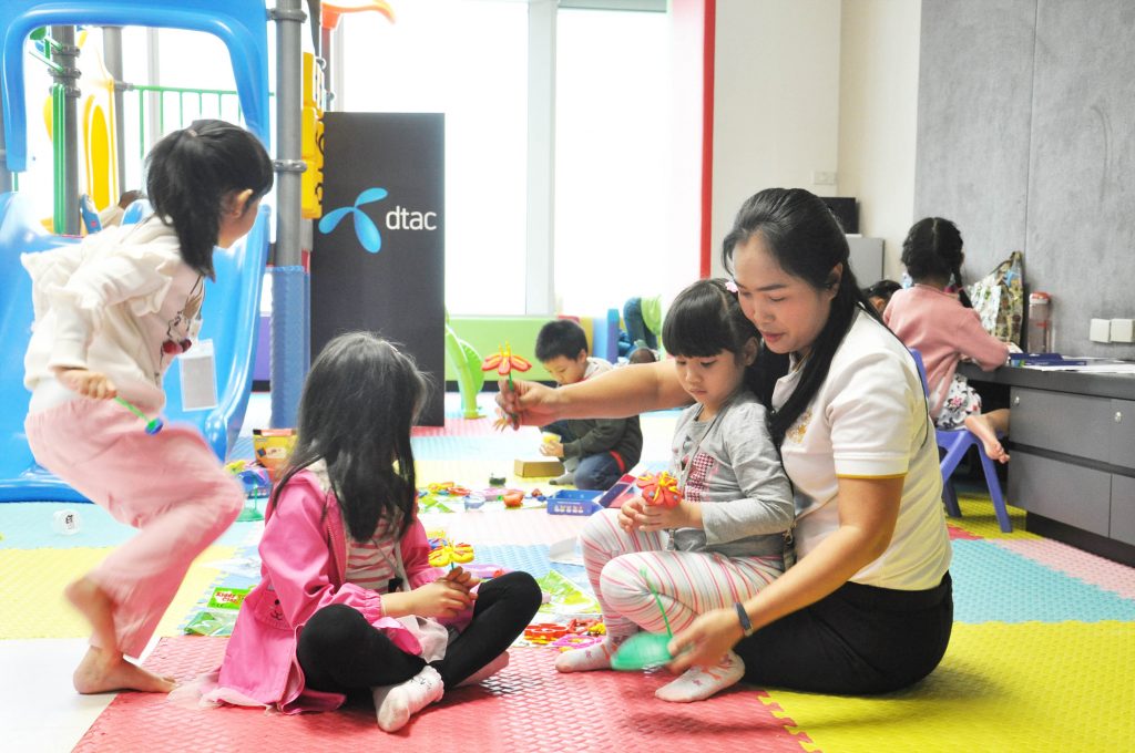 ดีแทคเปิดบ้าน ดีแทค เฮ้าส์ ให้บุตรหลานที่ปิดเรียน  ‘หนีฝุ่นจิ๋ว’