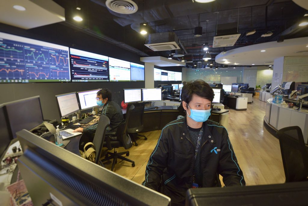 Half a million dtac customers apply for free 10GB internet within hours of launch