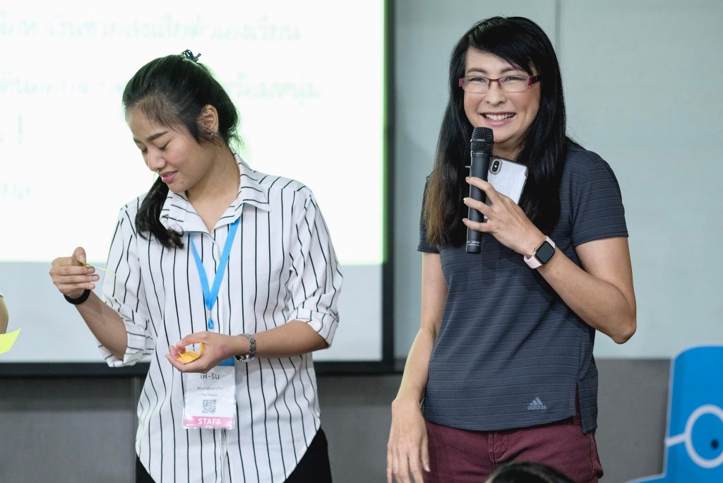 ถนนสู่ดวงดาว : ความเสี่ยงบนโลกออนไลน์ที่พ่อแม่หยิบยื่นให้ลูก