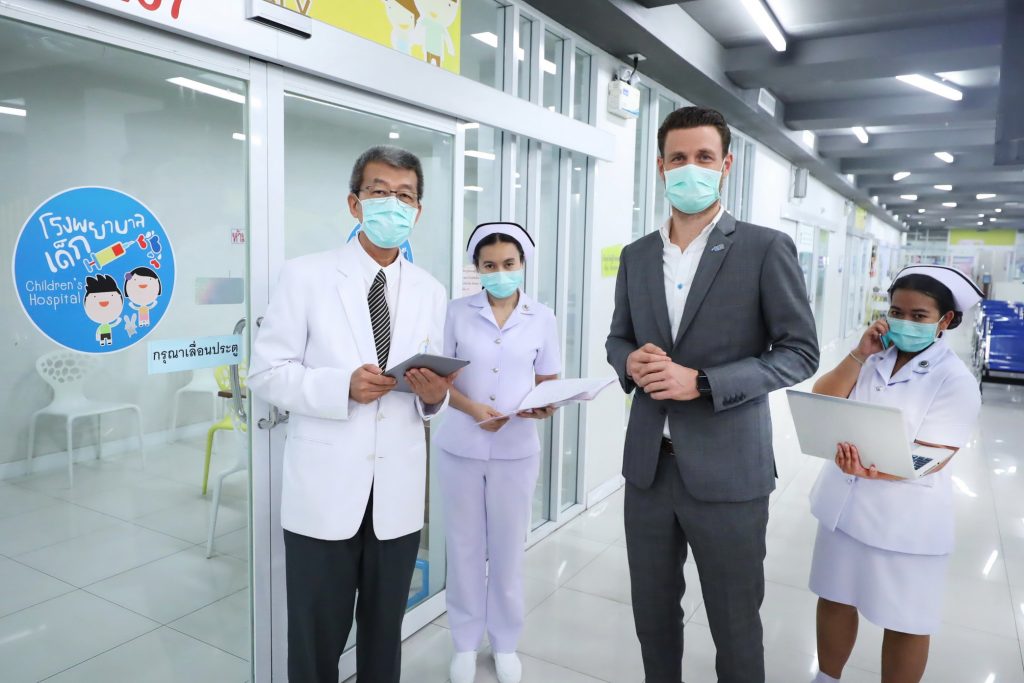 ดีแทคมอบอินเทอร์เน็ตฟรีให้ลูกค้าองค์กรในกลุ่มธุรกิจโรงพยาบาล พร้อมเสนอโซลูชั่นเพื่อการปฏิบัติงานด้านสาธารณสุข