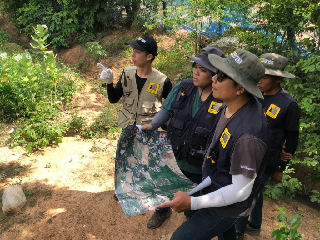 สนทนากับเอกลักษณ์ หลุ่มชมแข นักพัฒนาผู้คลุกคลีกับปัญหาคนหาย ที่หลายกรณีมาจากคนแปลกหน้าบนมือถือ ความรุนแรงในครอบครัวและความเหลื่อมล้ำในสังคม