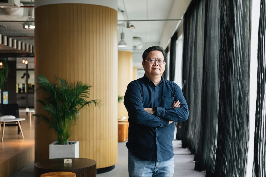 สนทนาประสาไอทีกับกูรู “ปีเตอร์กวง” ว่าด้วยเรื่องเทคโนโลยีการสื่อสาร-สมาร์ทโฟน-IoT-และสนามรบเทคโนโลยีของโลก