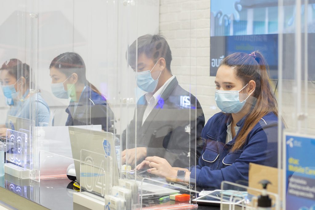 เจาะลึกการใช้เทคโนโลยีออโตเมชันยกระดับประสบการณ์หน้าร้านของดีแทค เพื่อมอบบริการที่รวดเร็ว ปลอดภัย และตรงใจลูกค้ายิ่งขึ้น