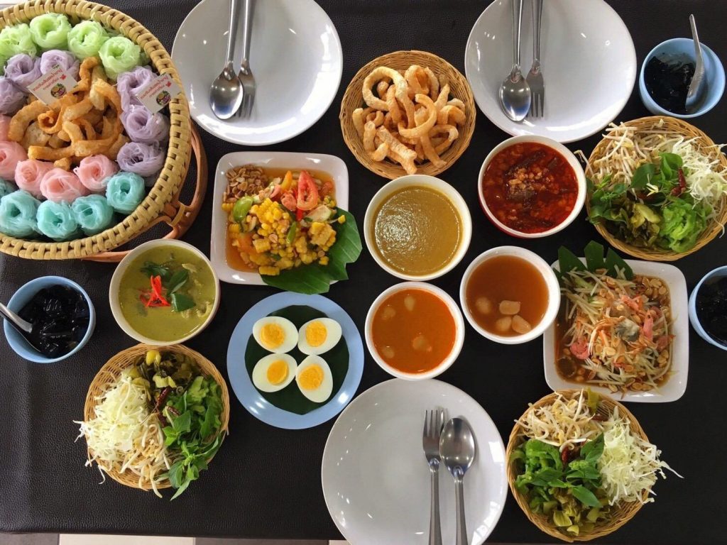 ขนมจีนน้ำยาปูเชียงใหม่ ลำแต้ๆ แบบมือโปร ผสานวัฒนธรรมเก่ากับเทคโนโลยีใหม่อย่างลงตัว ฝ่าวิกฤติโควิดขึ้นเป็นร้านขนมจีนอันดับหนึ่งในเชียงใหม่